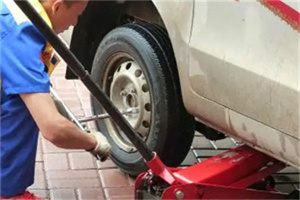 宾川附近拖车24小时服务热线电话