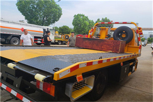 宾川附近拖车电话号码服务