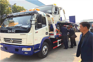 宾川汽车道路救援拖车价格